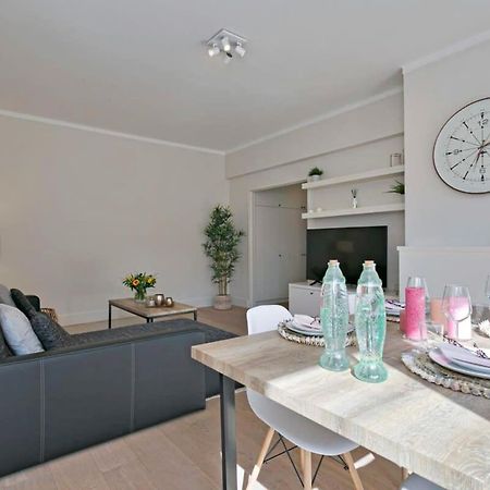 Huswell - Stylish Apartment At The Zeedijk Of Knokke Exteriör bild